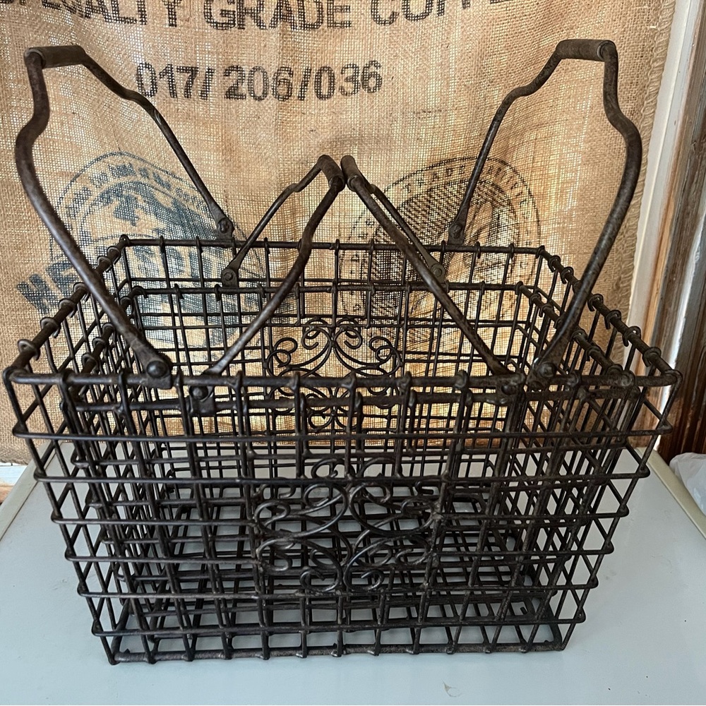 Heavy duty Rustic Brown Wire Storage Basket with Handle - Picture 4 of 6